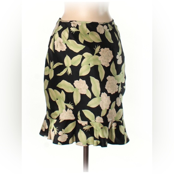 [SOLD] Tuleh Silk Floral Skirt - Picture 2 of 10